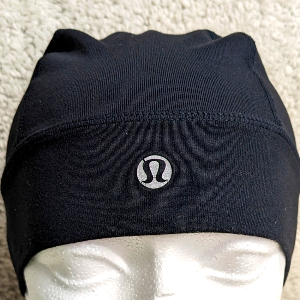 Lululemon Brisk Run Toque All  black In GREAT used condition